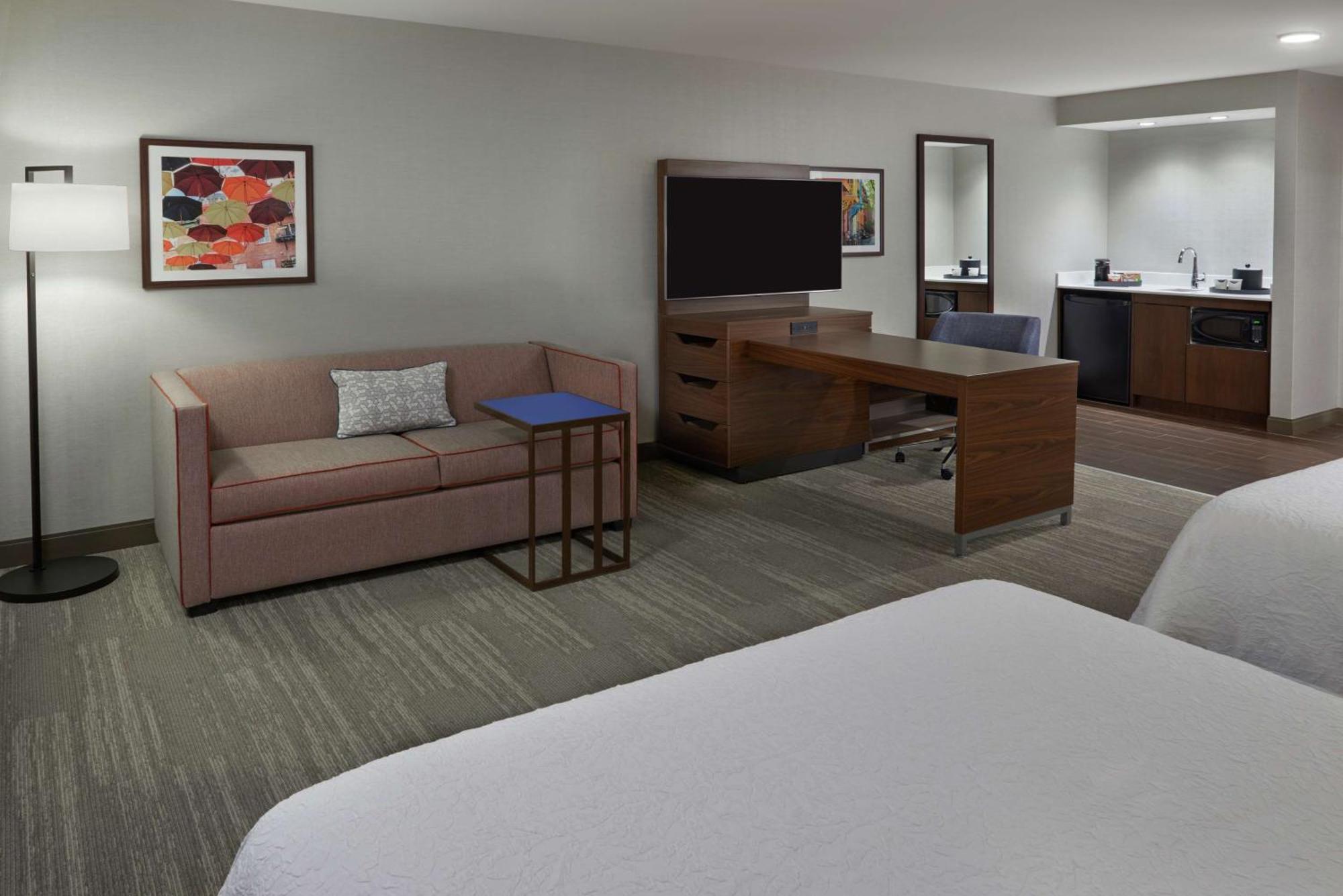 Hampton Inn & Suites Montreal-Дорваль Екстер'єр фото