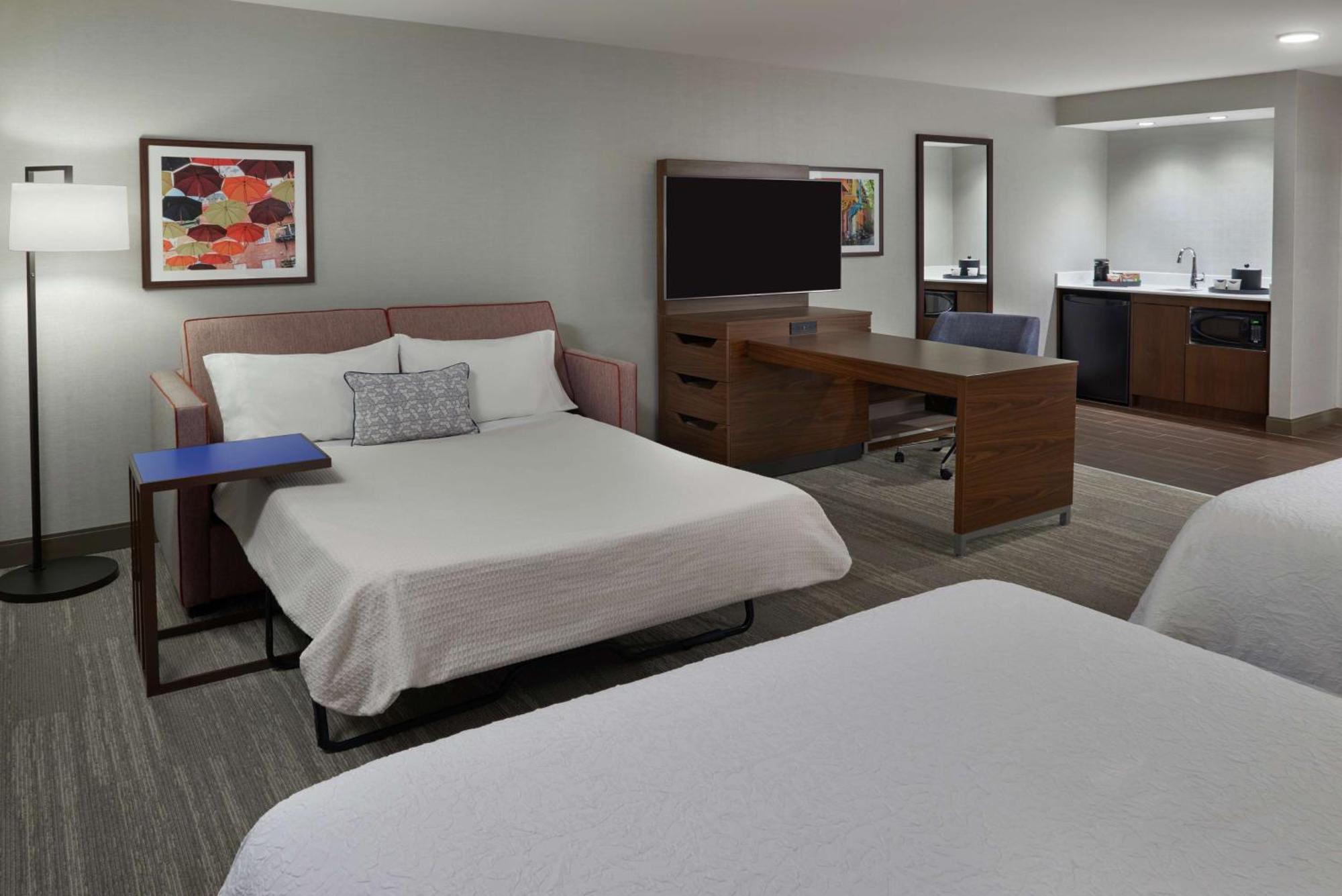 Hampton Inn & Suites Montreal-Дорваль Екстер'єр фото